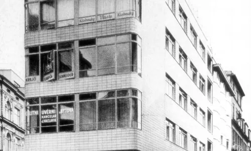 C091 Nájemní dům s obchody a kavárnou (Convalaria)